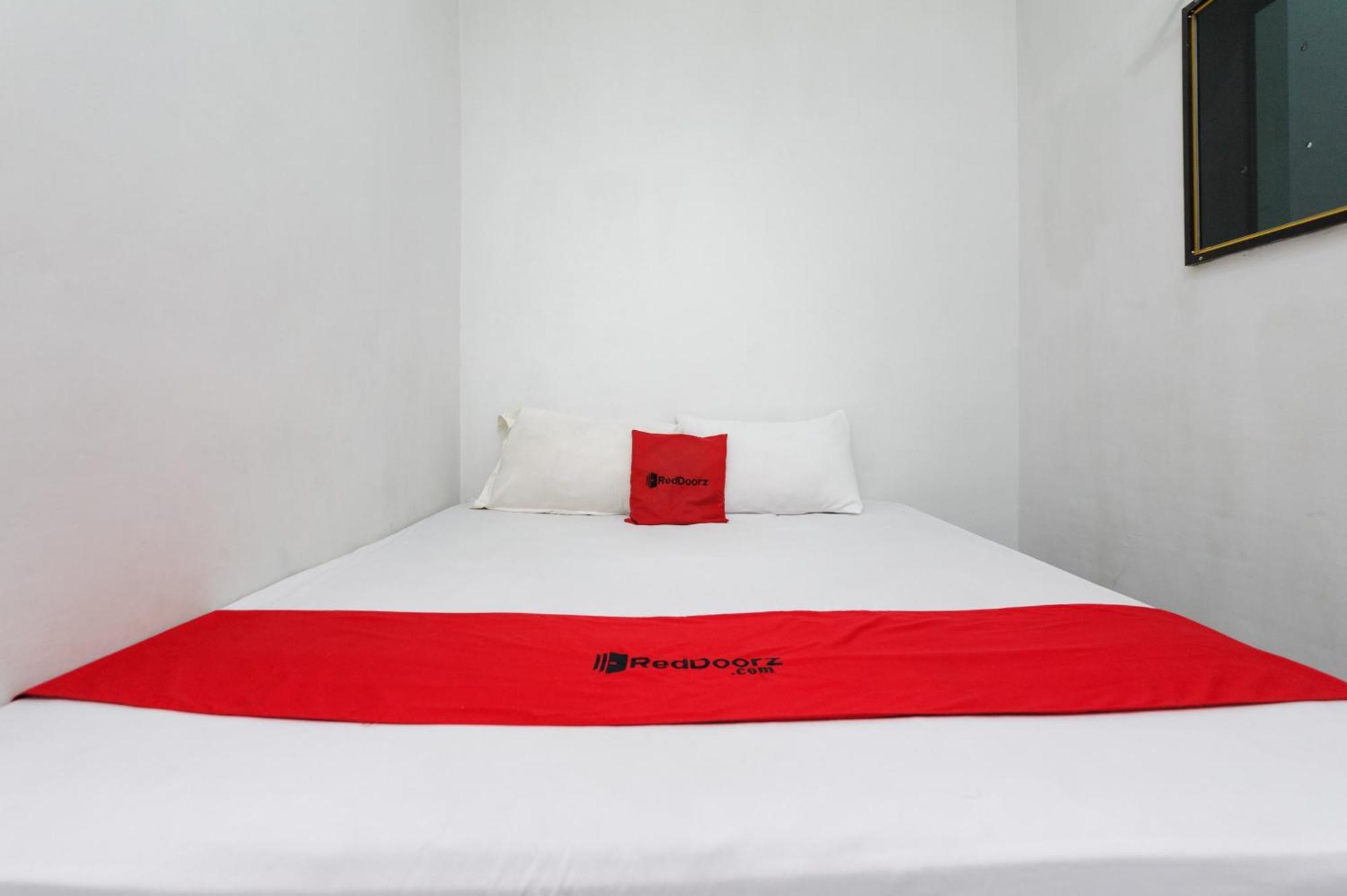 Reddoorz Syariah @ Panglima Nyak Makam Aceh 2 Hotel 2*